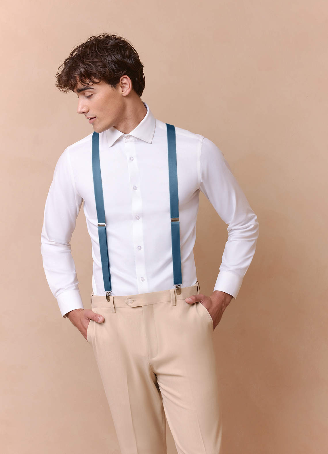 front Bijpassende kleur matte satijnen bretels