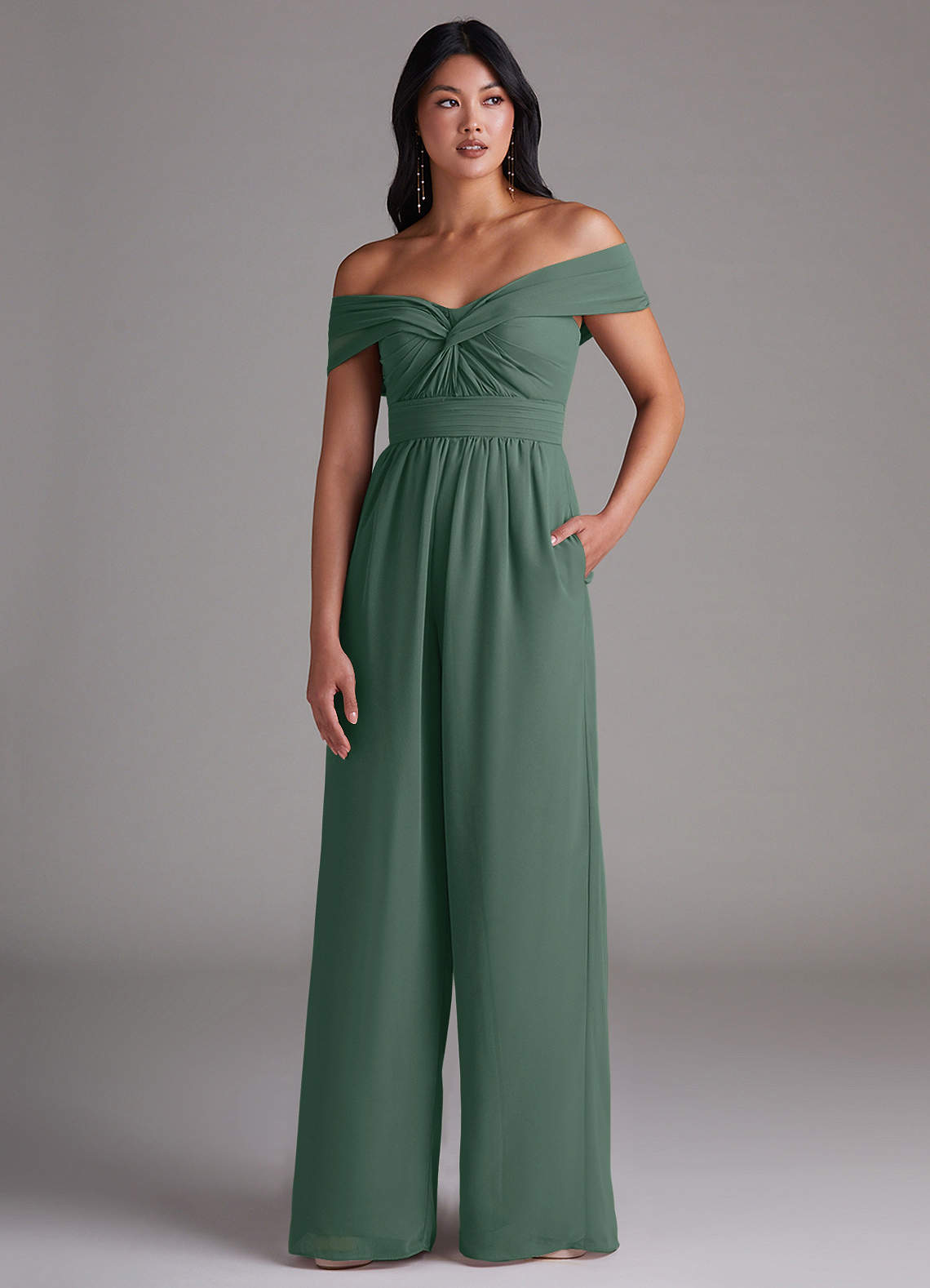 Azazie Lamara Robes de demoiselle d'honneur Combinaison Convertible en Mousseline de soie Épaule décolletée Mousse De Mer image1