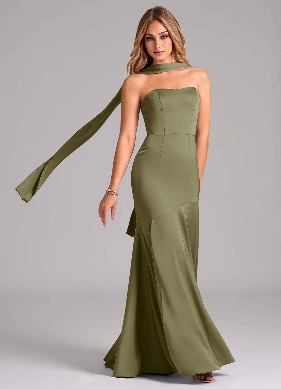 Azazie Shiloh Vestidos de damas de honor Vestido de Pistacho de Satén Elástico de Corte Sirena Convertible con Sin tirantes image1