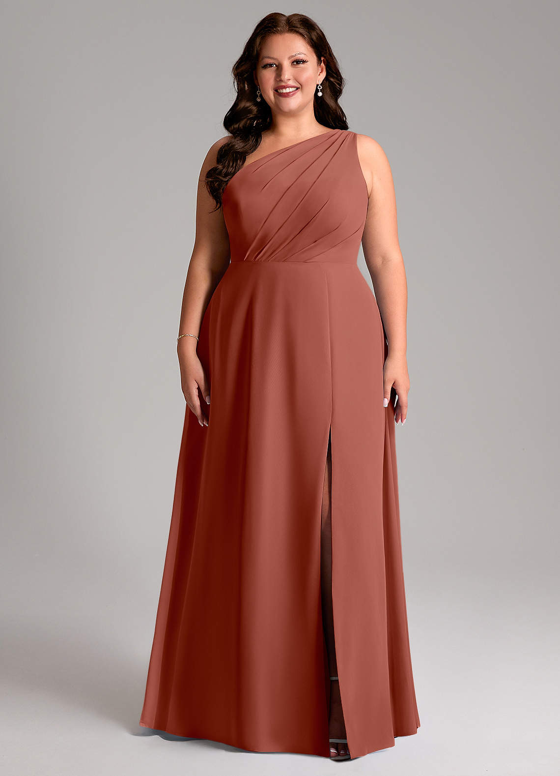 Azazie Phaedra Robes de demoiselle d'honneur Robe Trapèze en Mousseline de soie Ue épaule Auburn image1