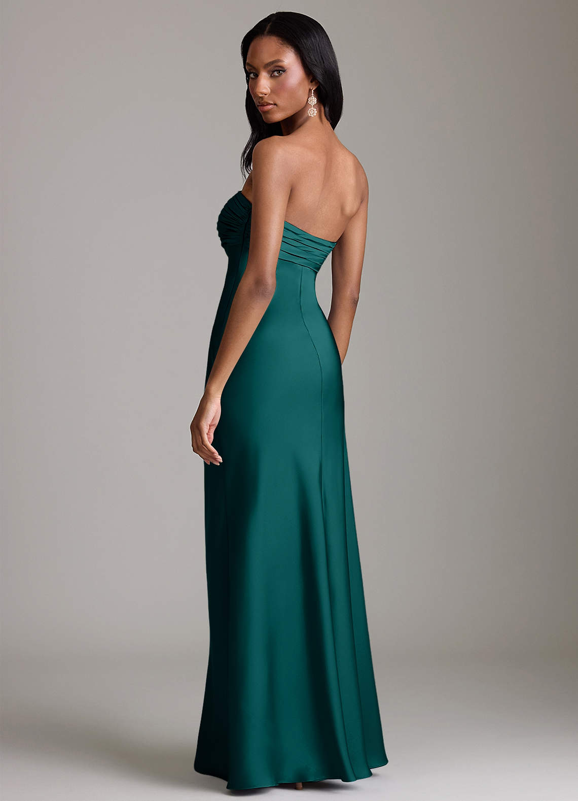 Azazie Saylor Vestidos de damas de honor Vestido de Pavo Real de Satén Elástico de Corte Sirena con Sin tirantes image4