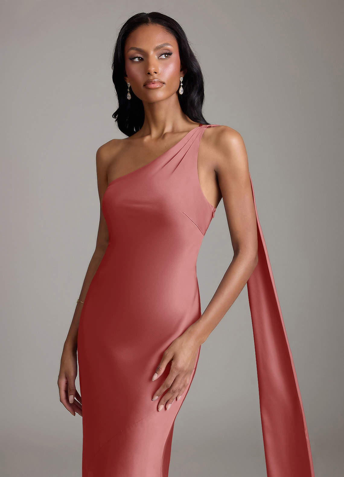 Azazie Juniper Vestidos de madrinha de casamento Vestido Rosa Antiga de Cetim elástico de sereia com Um ombro image2
