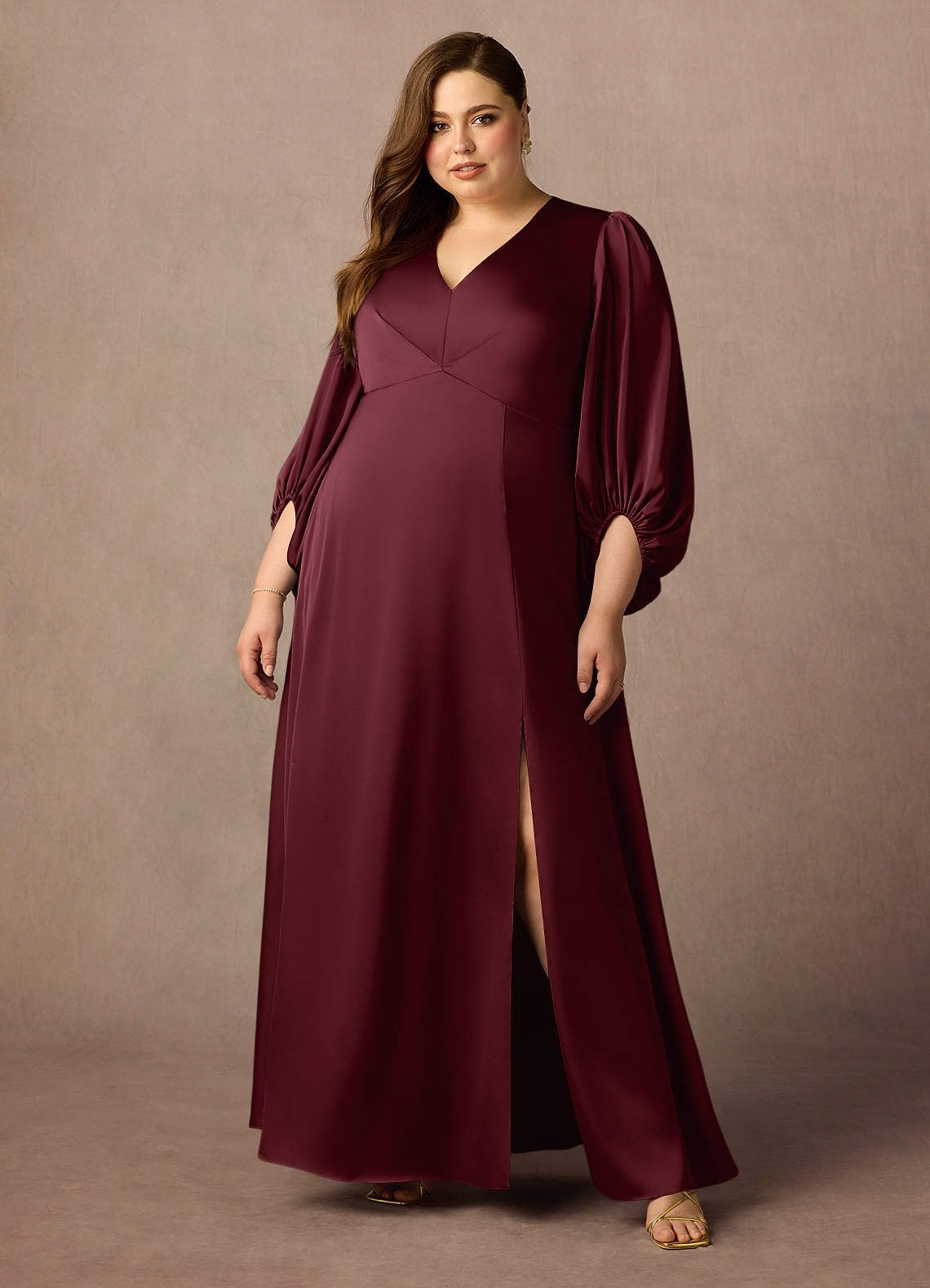 Azazie Luna Abiti per la Madre della Sposa Abito A-Line in Raso Elasticizzato Plissettato Cabernet image1