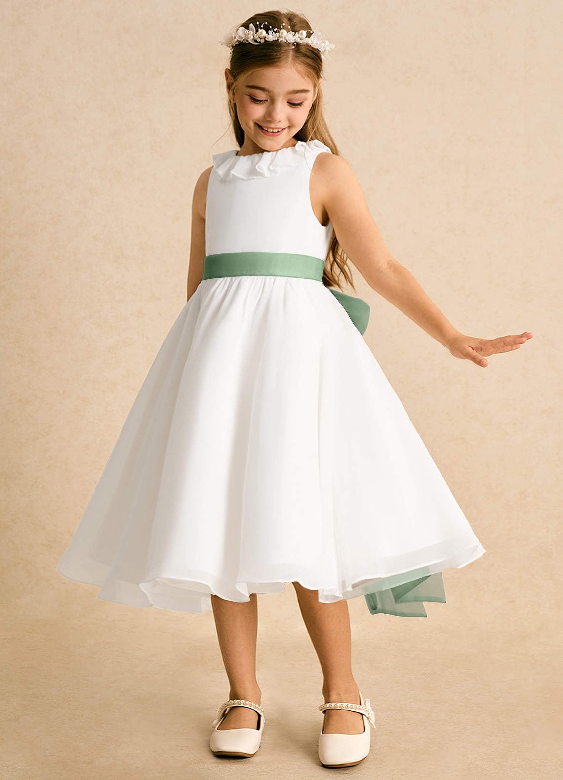 Azazie Dani Robe Demoiselle D'honneur Fillette Robe Trapèze en Mousseline de soie Arc Ivoire Matcha image1