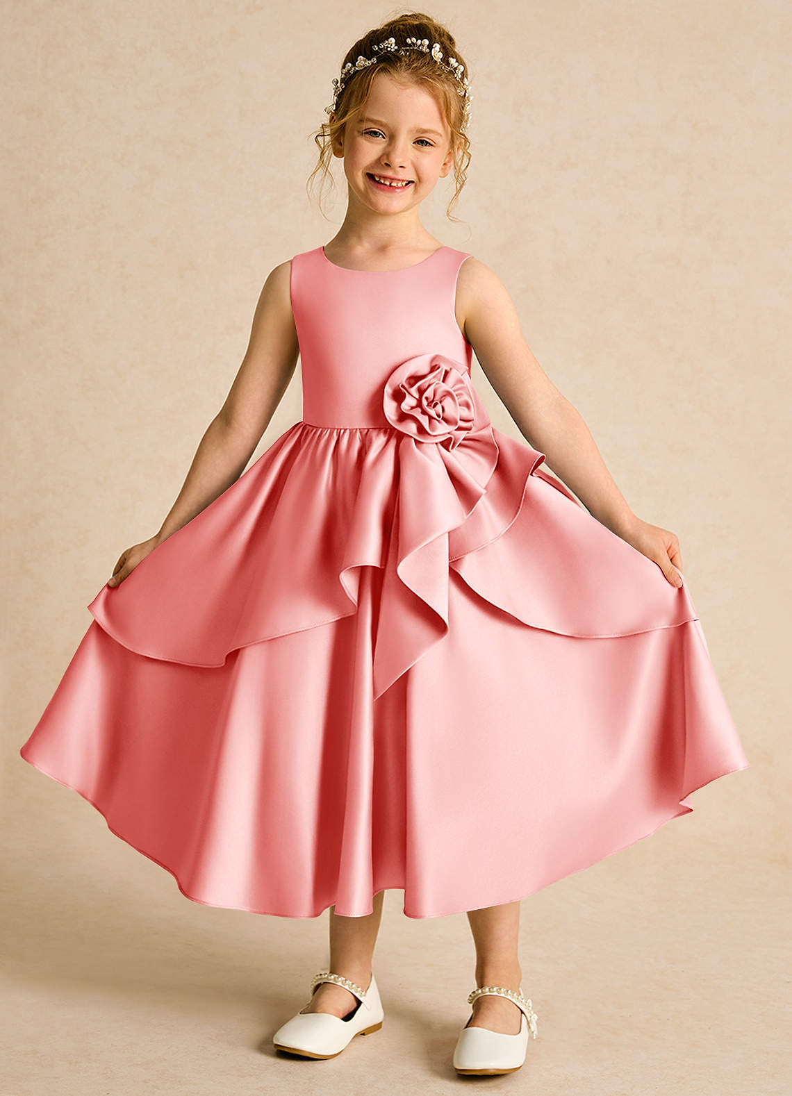 Azazie Hermia Blumenmädchenkleider A-Linie ärmellos Matte Satin Kleid Koralle image1