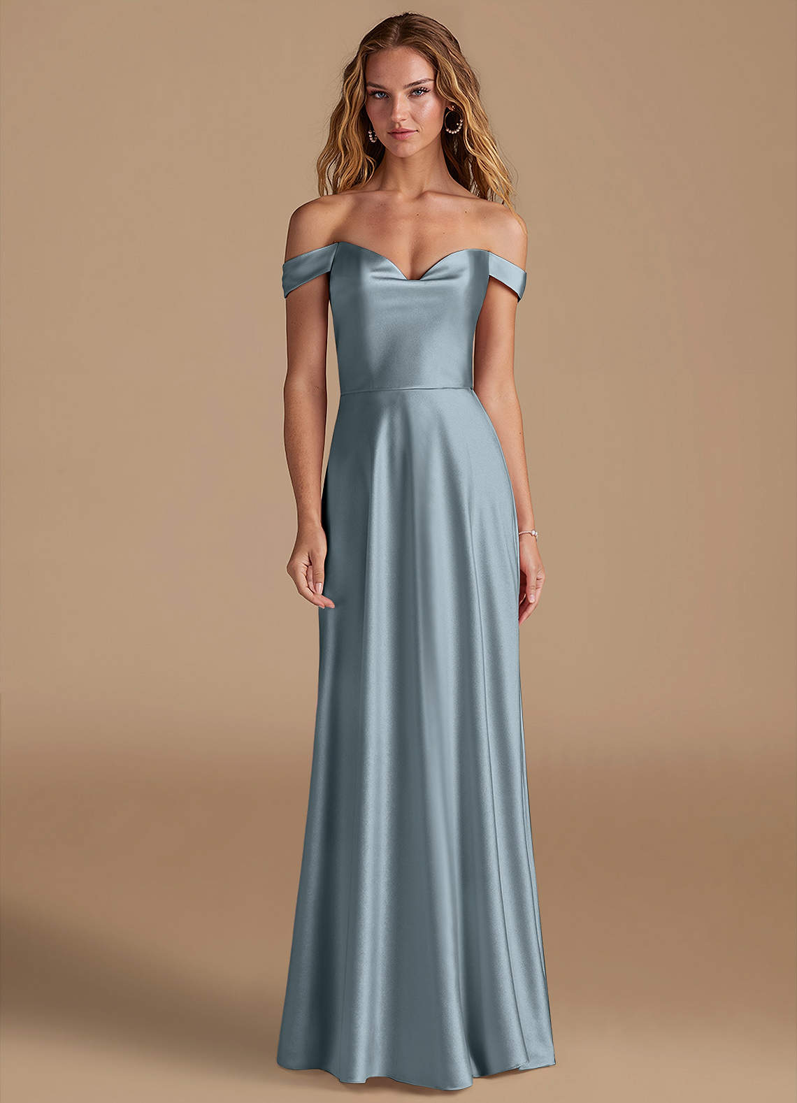 Azazie Jackalin Jurken voor bruidsmeisjes Converteerbaar Jurk van Metaalachtig Satijn met A-Lijn Off the Shoulder Stoffig Blauw image1