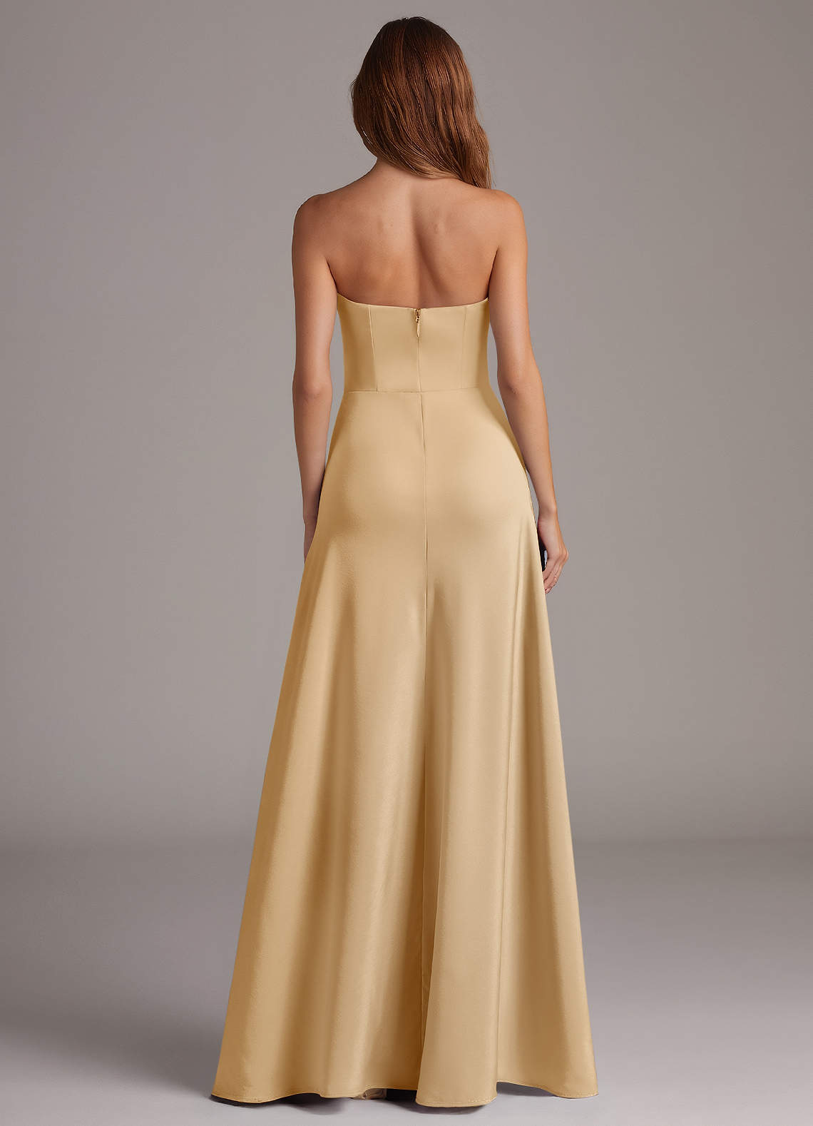 Azazie Wren Vestidos de damas de honor Vestido de Oro de Satén Elástico de Corte en A Convertible con Sin tirantes image4