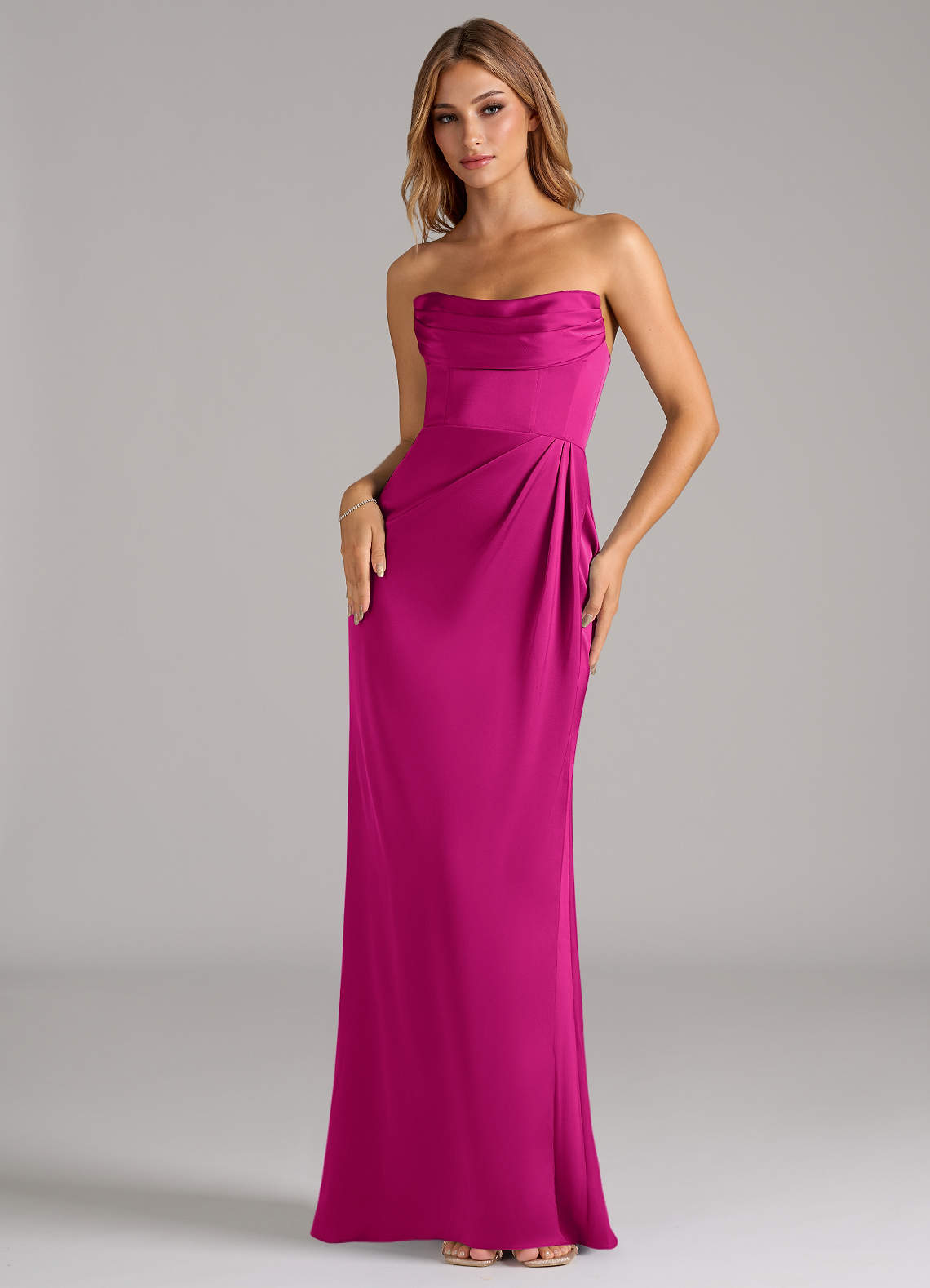 Azazie Johana Robes de demoiselle d'honneur Robe Sirène Convertible en Satin extensible Épaule décolletée Fuchsia image4