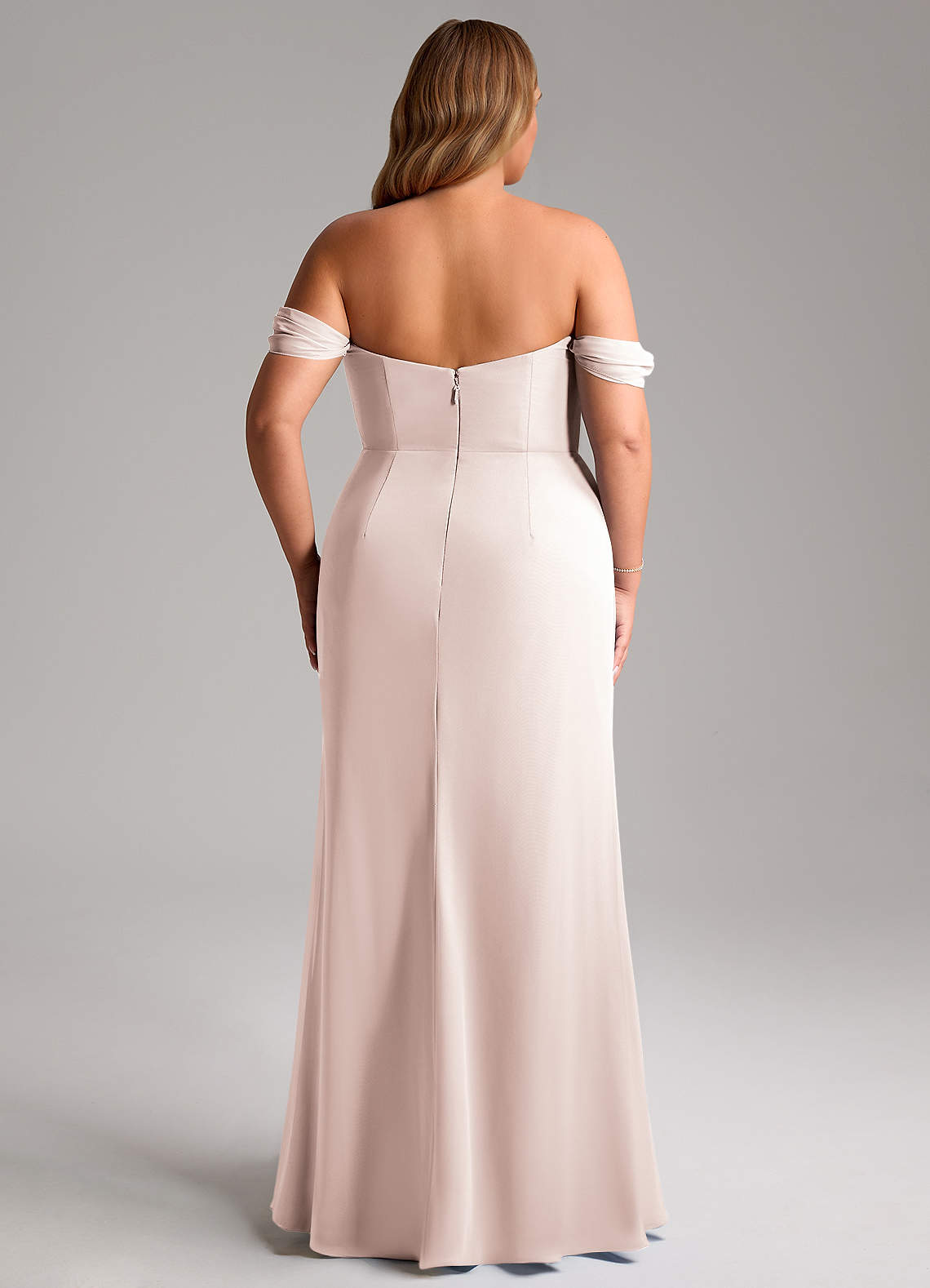Azazie Saige Vestidos de madrinha de casamento Vestido Pétala De Rosa de Chiffon de Linha A com Fora do ombro image14