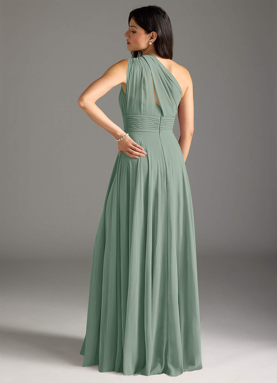 Azazie Charlize Robes de demoiselle d'honneur Robe Trapèze en Mousseline de soie Une épaule Sauge D'argent image1