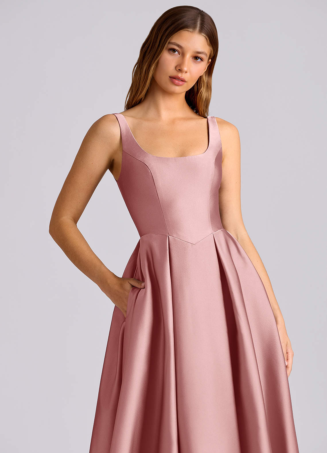 Azazie Amalie Vestidos de madrinha de casamento Vestido Rosa Empoeirada de Cetim elástico de Linha A com Plissado image1