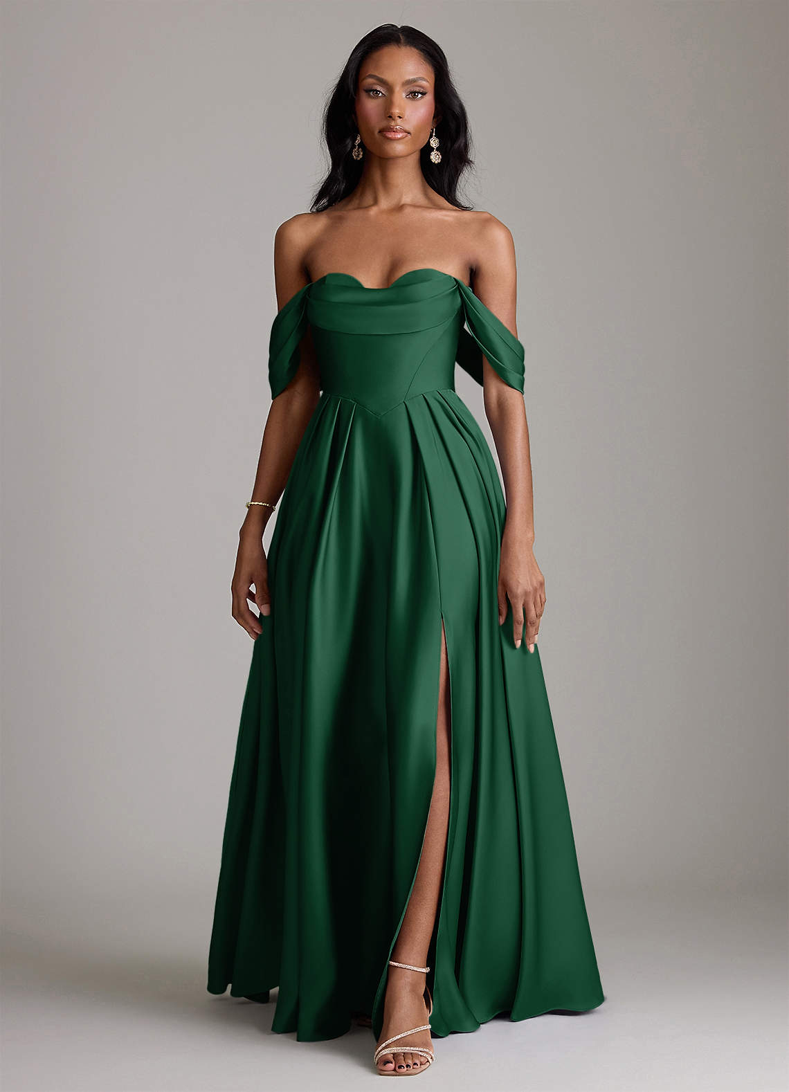 Azazie Loisa Vestidos de madrinha de casamento Vestido Verde Escuro de Cetim elástico de Linha A com Fora do ombro image6