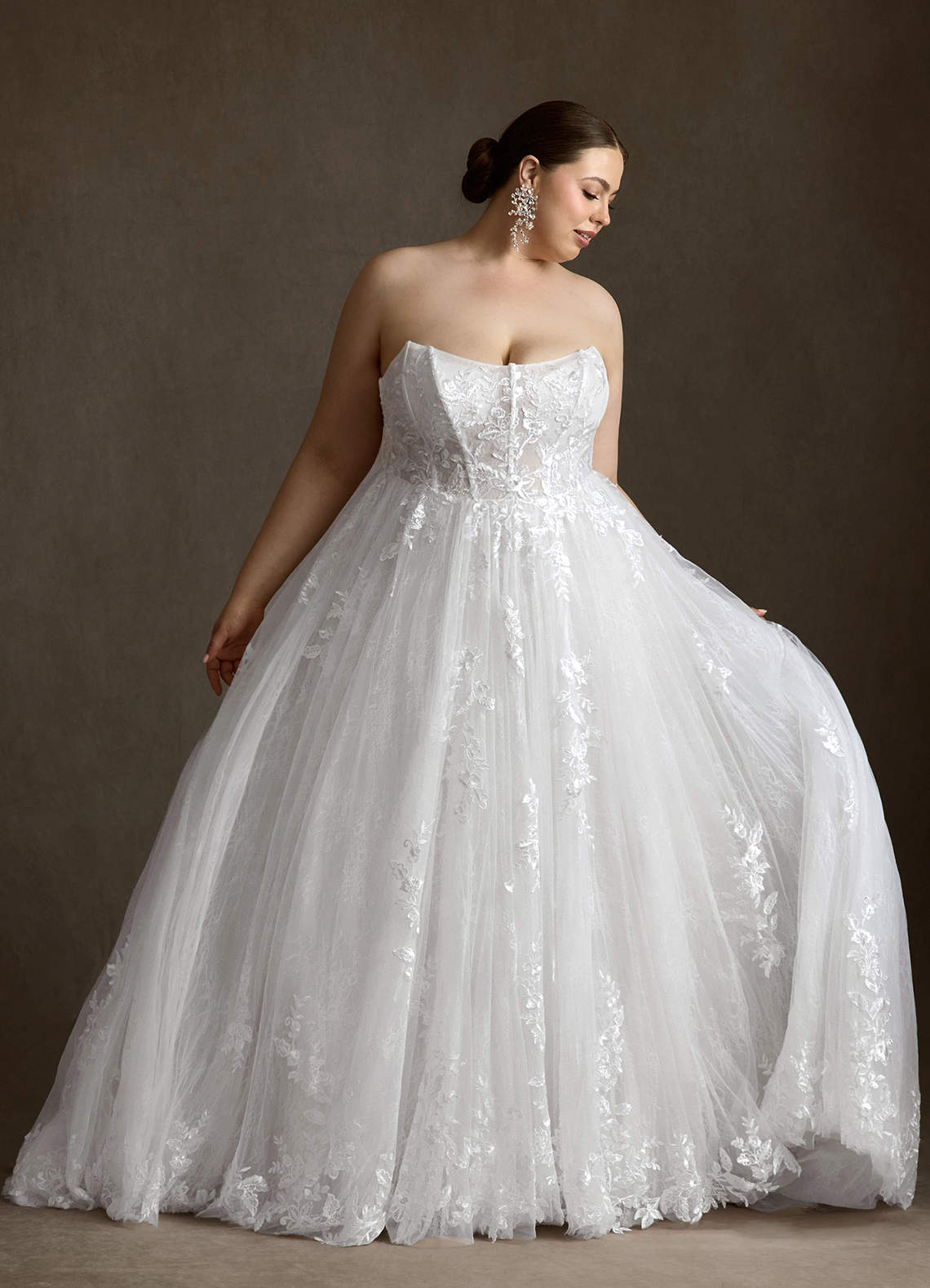 Azazie Elowyn Wedding Dresses Diamond White Ball-Gown Strapless Lace Dress image22