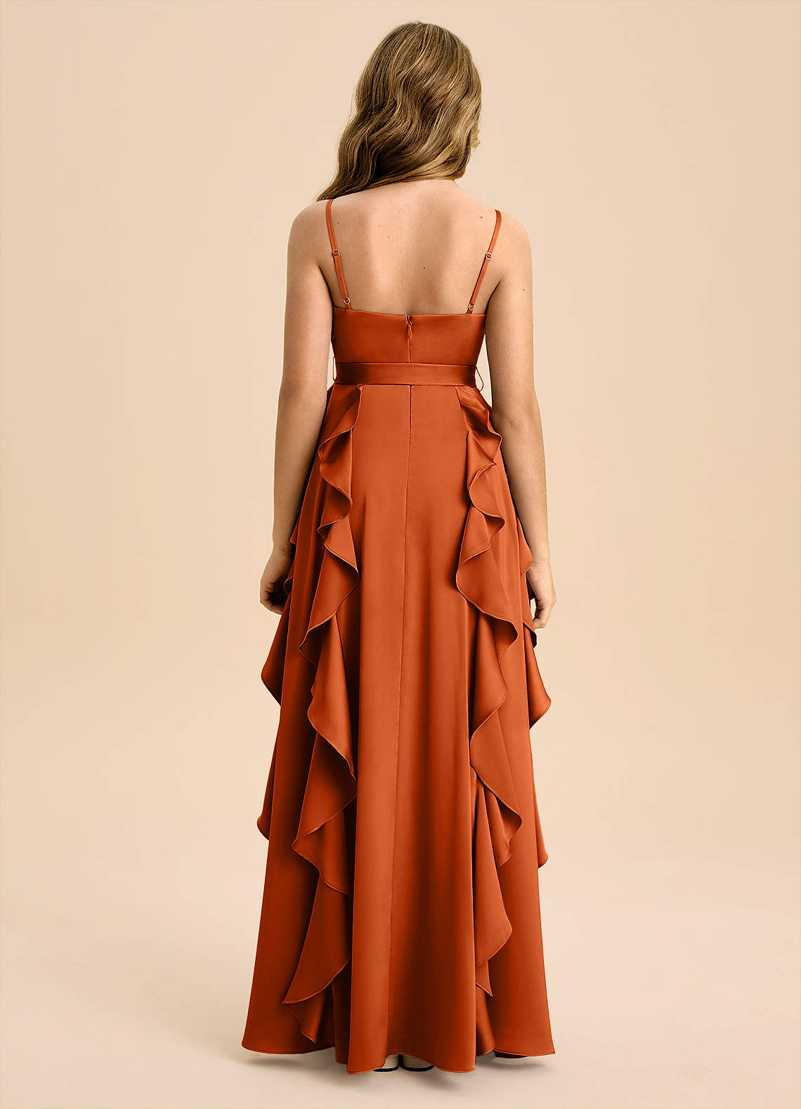 Azazie Peyton Junior Robe Trapèze en Satin extensible Plissée Orange Brûlée image1