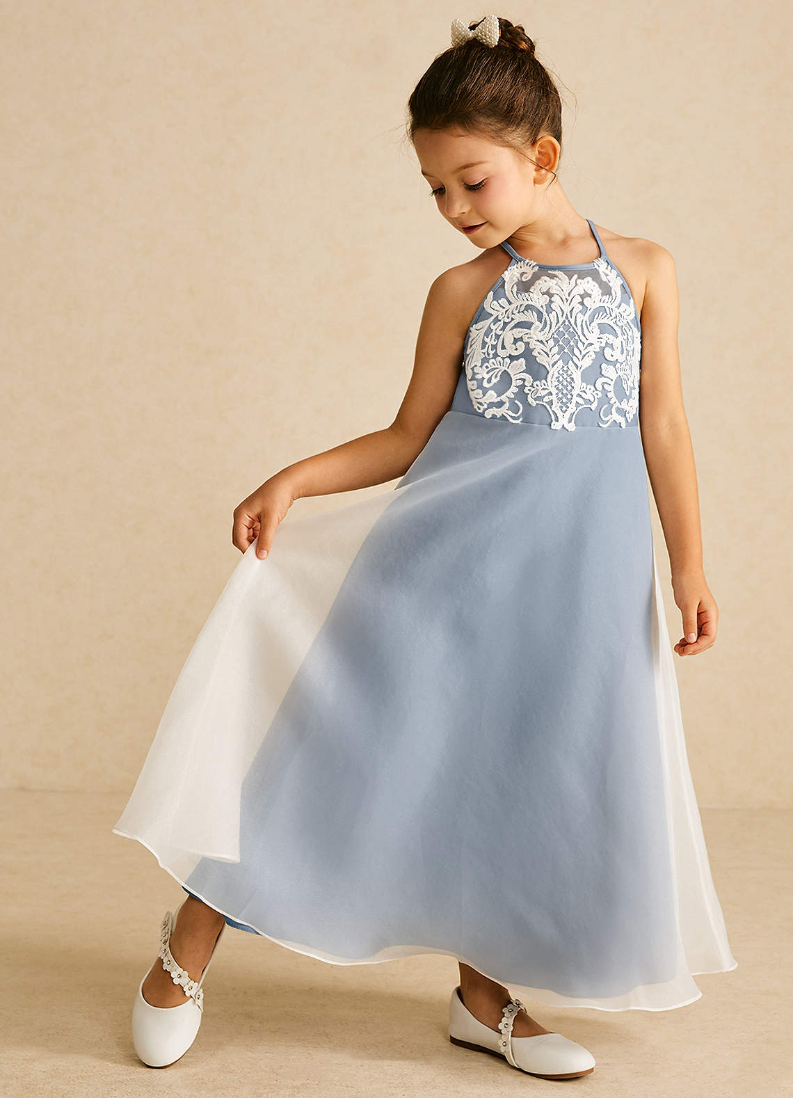 Azazie Ladybug Robe Demoiselle D'honneur Fillette Robe Trapèze en Organza Dentelle Bleu Poussiéreux image1