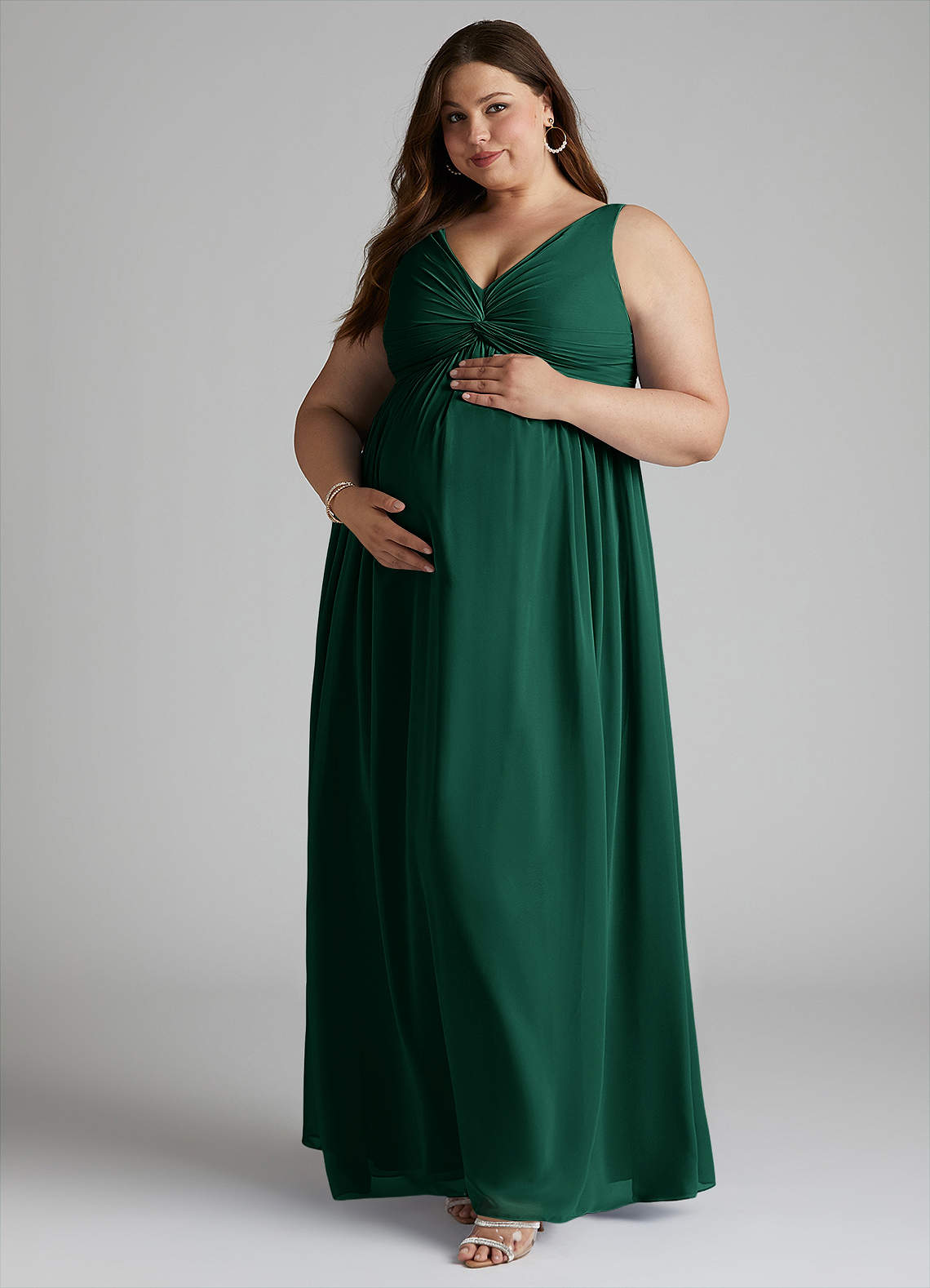 Azazie Yetta vestidos de dama de honor de maternidad Vestido de Corte en A Cuello en V fruncido Hasta el suelo Gasa image8