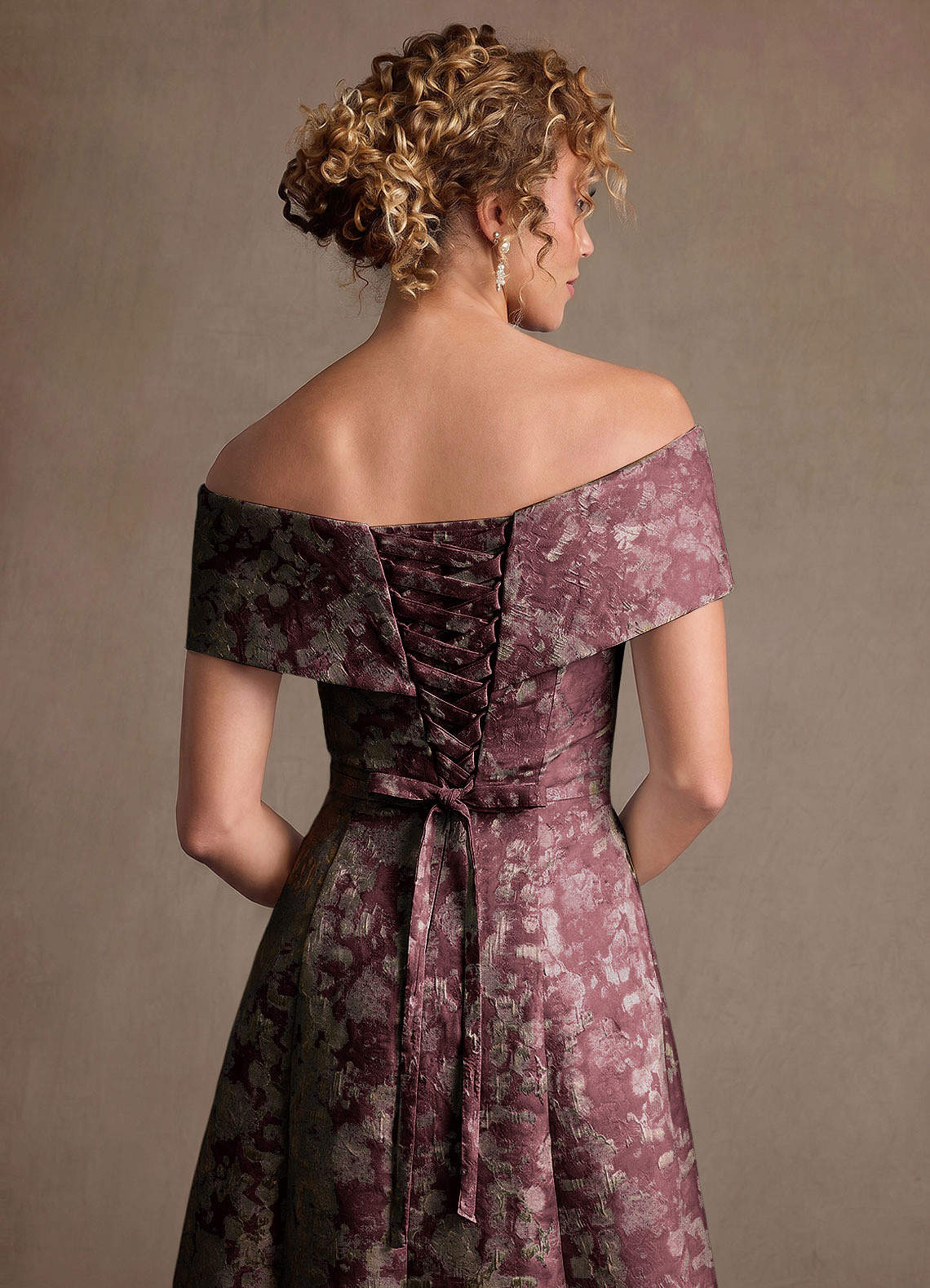 Azazie Harriett Klänningar till brudens mor Klä A-Line i Blommig Jacquard Av axeln Cabernet image7
