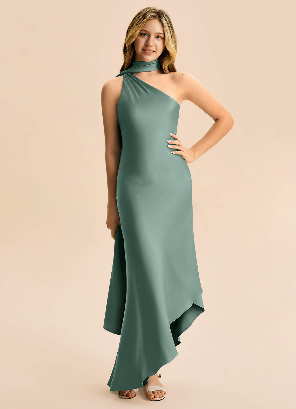 Azazie Briony Junior Vestido Eucalipto de Cetim elástico de Bainha com Plissado image2