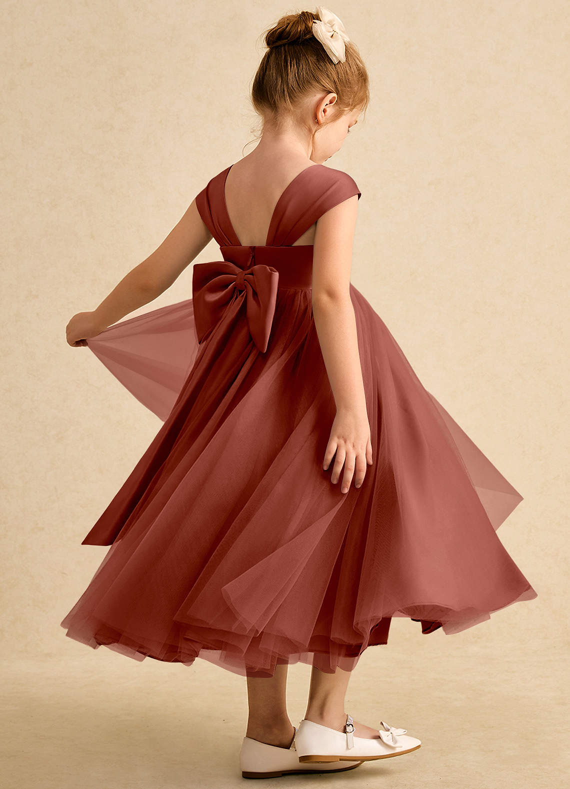 Azazie Chickadee Blumenmädchenkleider Ballkleid Herzausschnitt Matte Satin Kleid Rotbraun image1