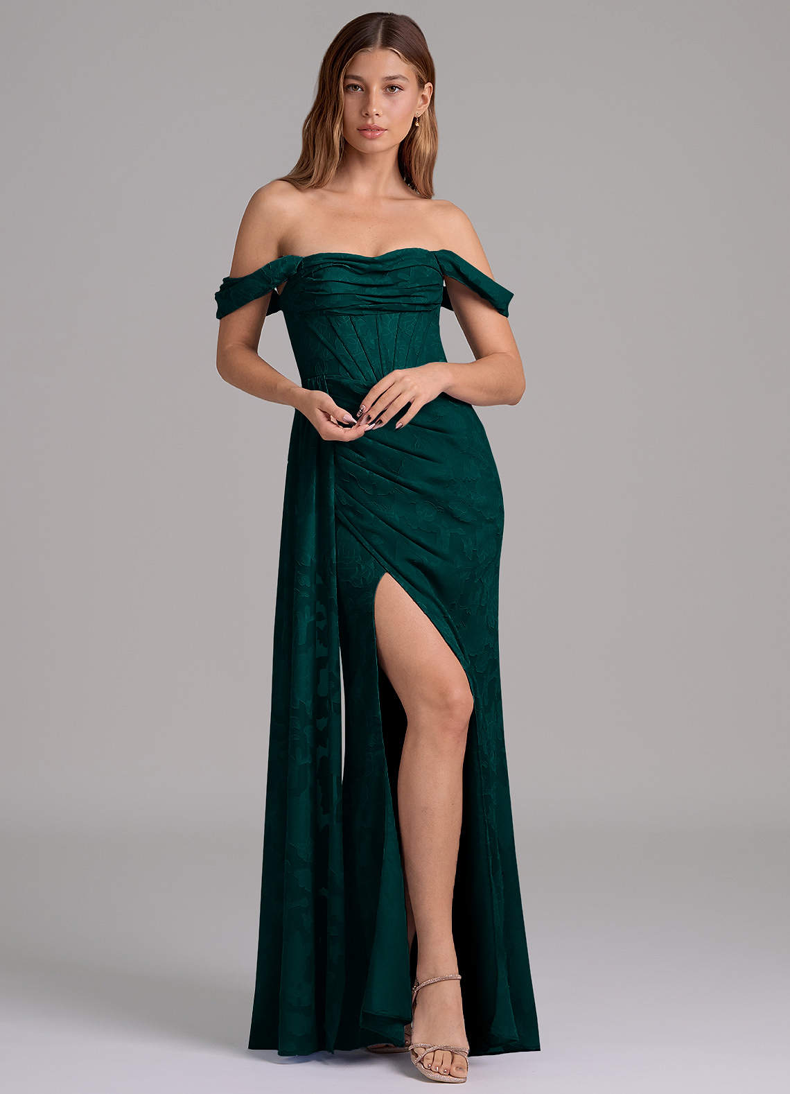 Azazie Amyra Brudtärnklänningar Klänning av Sjöjungfru i Blommig Utbrändhet Av axeln Tallgrön Konvertibel image1