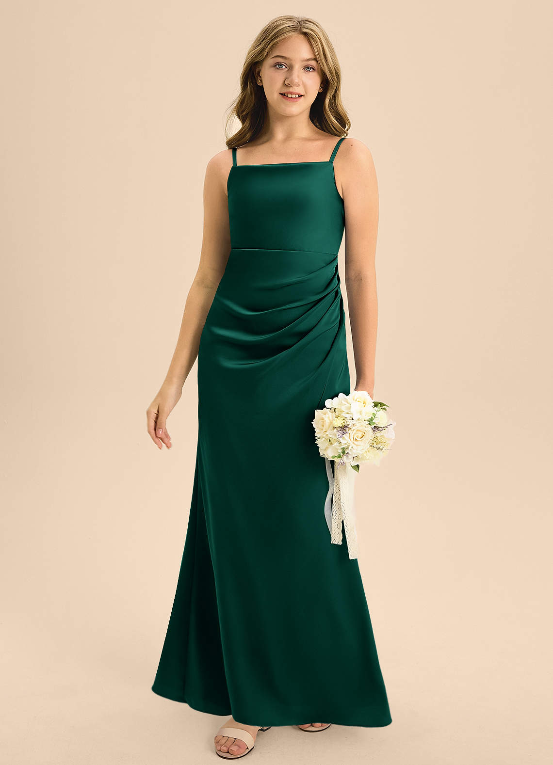 Azazie Renna Junior Vestido Esmeralda de Cetim elástico de Linha A com Plissado image4