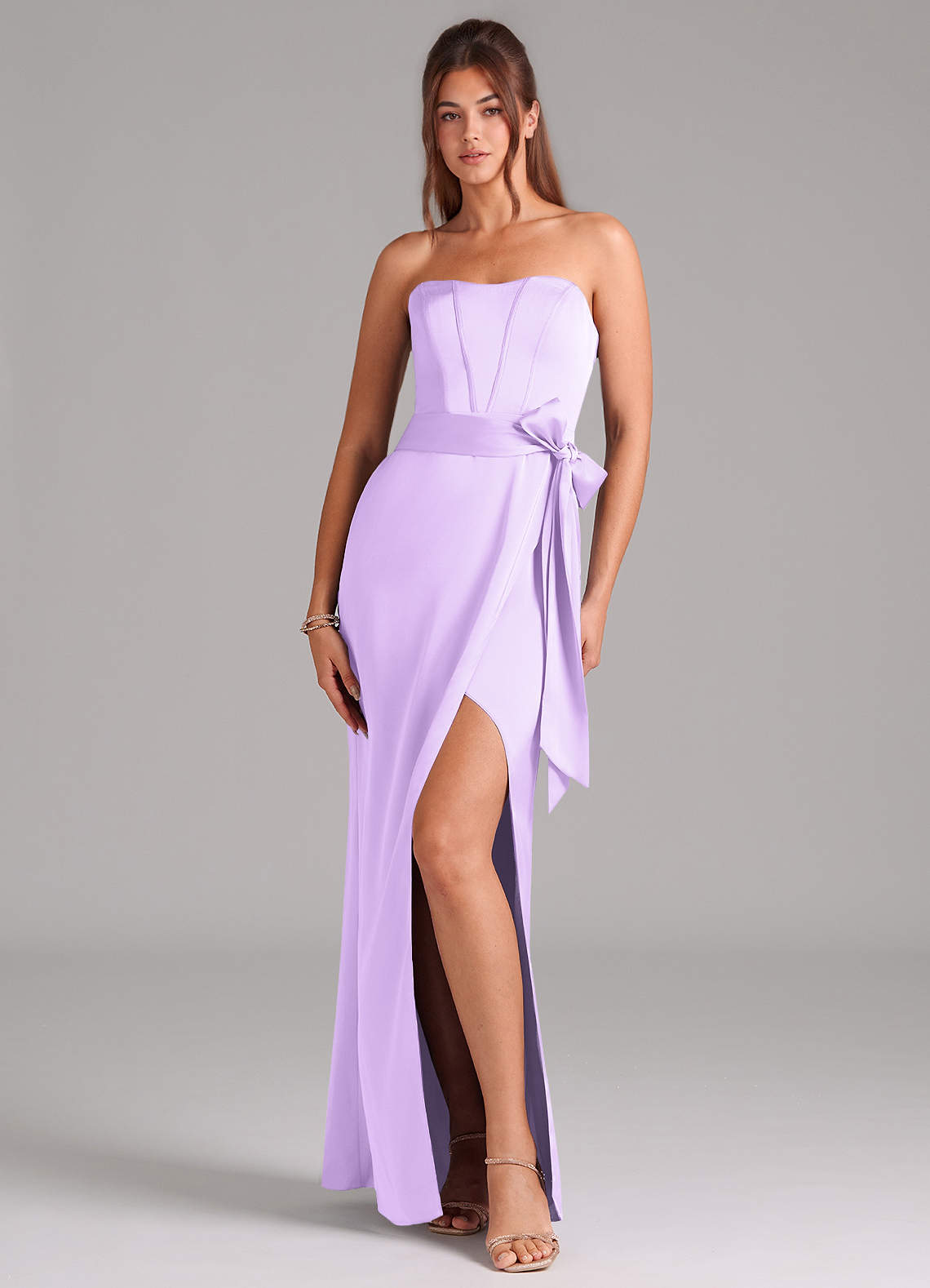 Azazie Jamie Vestidos de damas de honor Vestido de Lila de Satén Elástico de Corte en A Convertible con Sin tirantes image1
