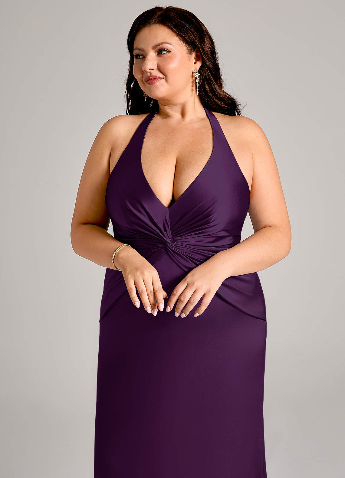 Azazie Valerie Vestidos de damas de honor Vestido de Uva de Satén Elástico de Corte Sirena con Plisado image12