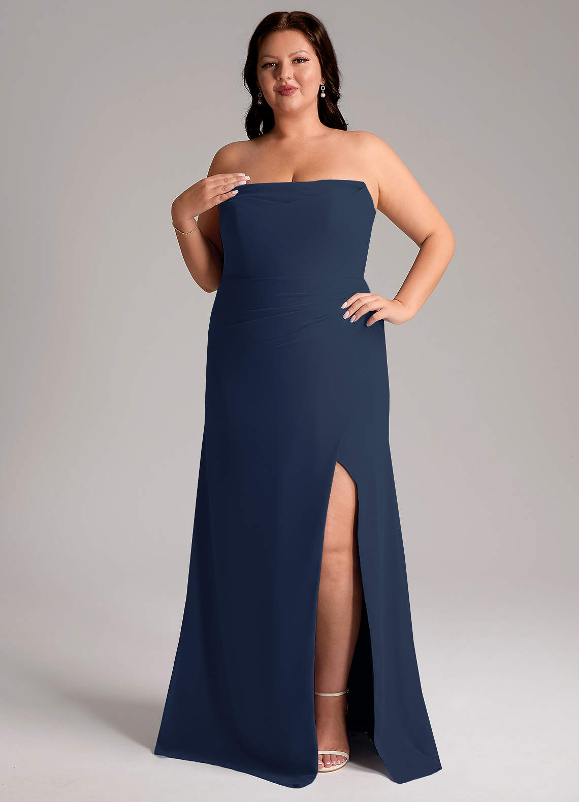 Azazie Leonis Vestidos de damas de honor Vestido de Azul Marino Oscuro de Gasa de Corte Recto Convertible con Sin tirantes image11