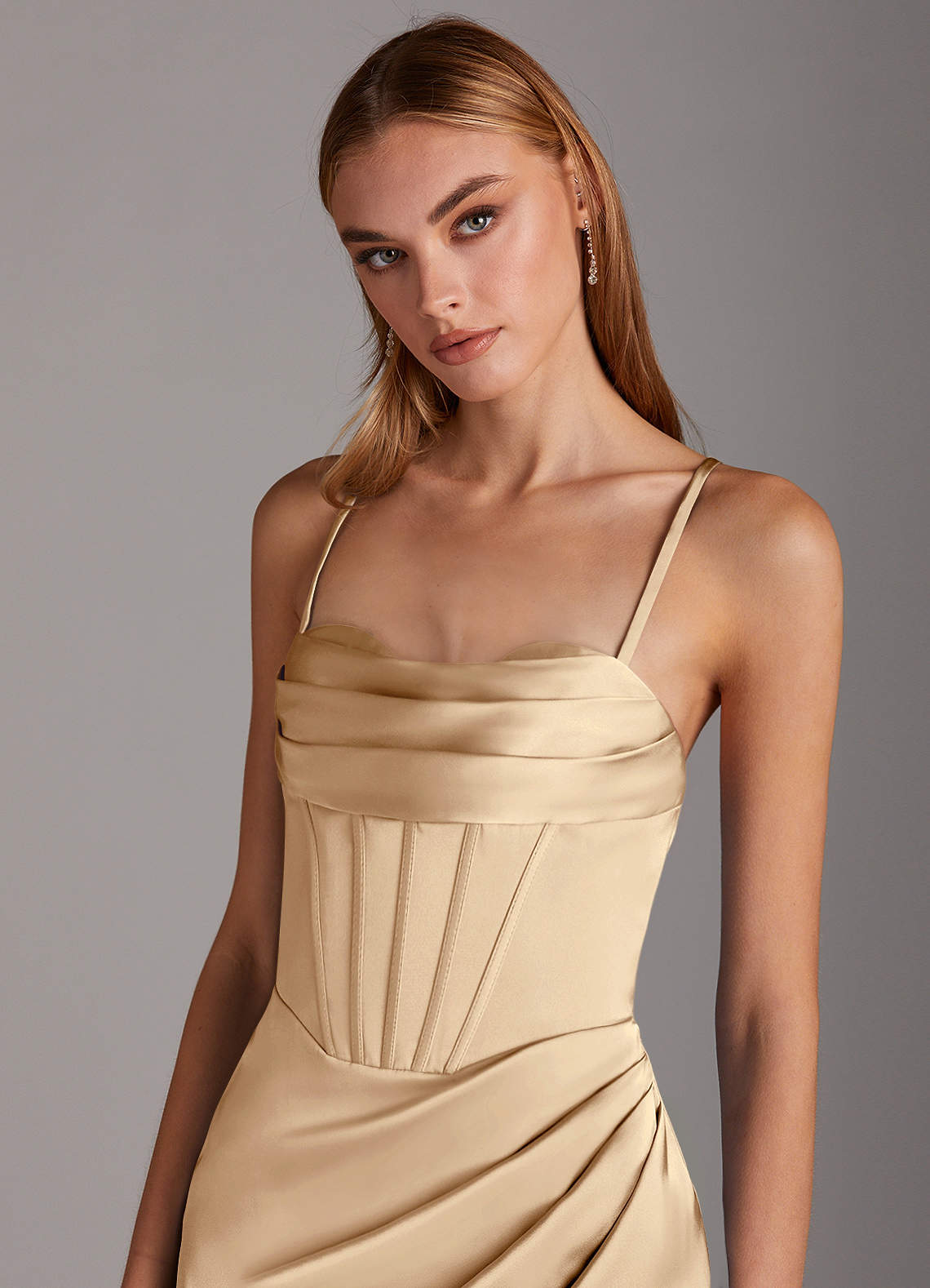 Azazie Brookelle Robes de demoiselle d'honneur Robe Fourreau en Satin extensible Corset en cœur Champagne image6