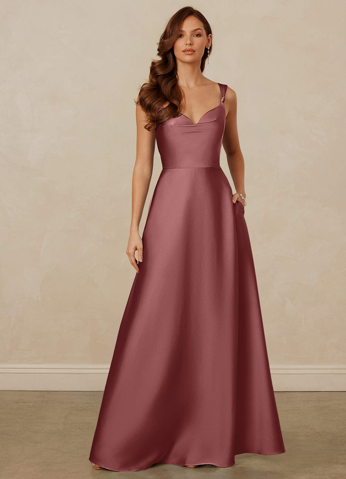 Christian Siriano Bridal for Azazie 1001 Vestidos de damas de honor Vestido de Amatista de Satén Elástico de Corte en A con Escote de Corazón image1