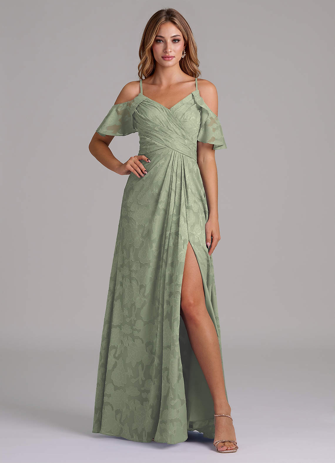 Azazie Dakota Jurken voor bruidsmeisjes Jurk van Bloemen Burn-out met A-Lijn Off the Shoulder Agave image1