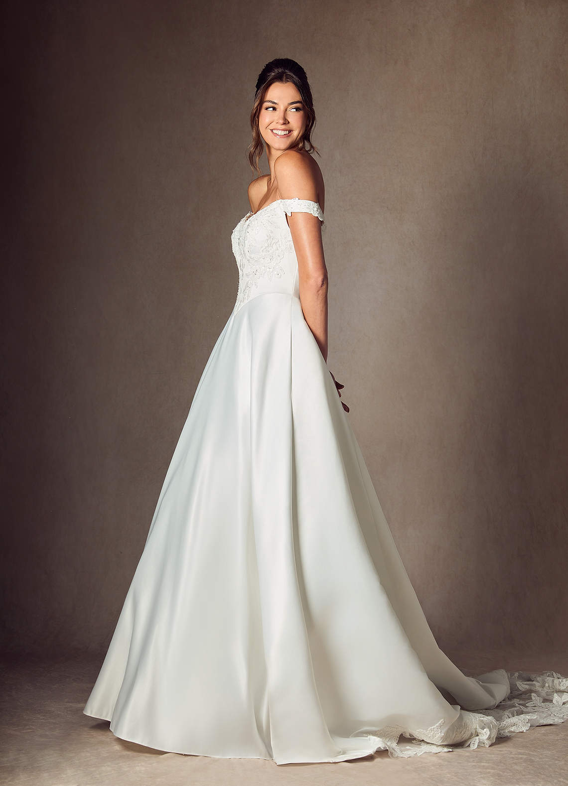 Azazie Kimberlee Wedding Dresses Diamond White Ball-Gown Sweetheart Neckline Lace Dress image8