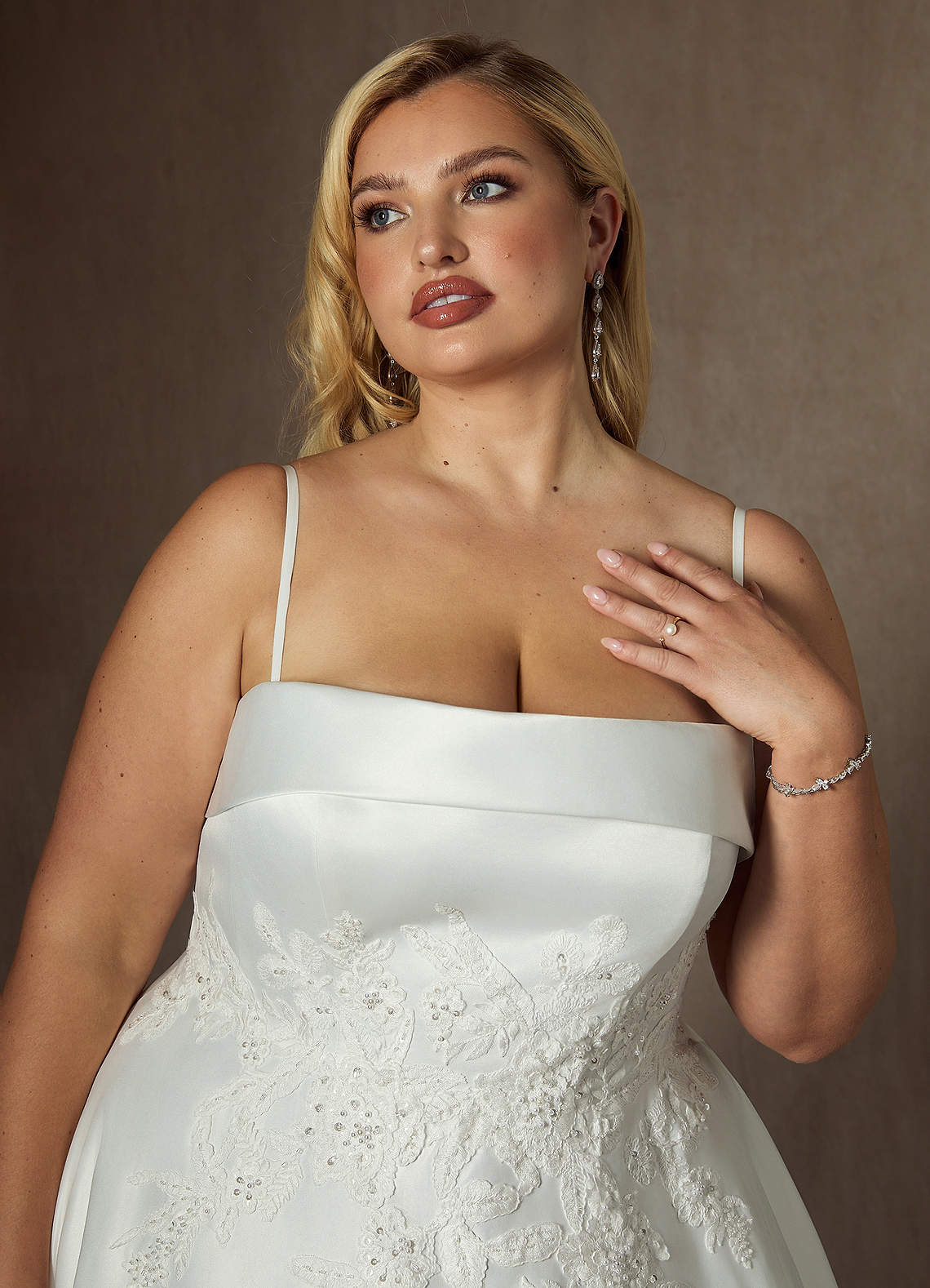 Azazie Fernanda Trouwjurken Jurk van Satijn met Baljurk Strapless Diamant Wit image6