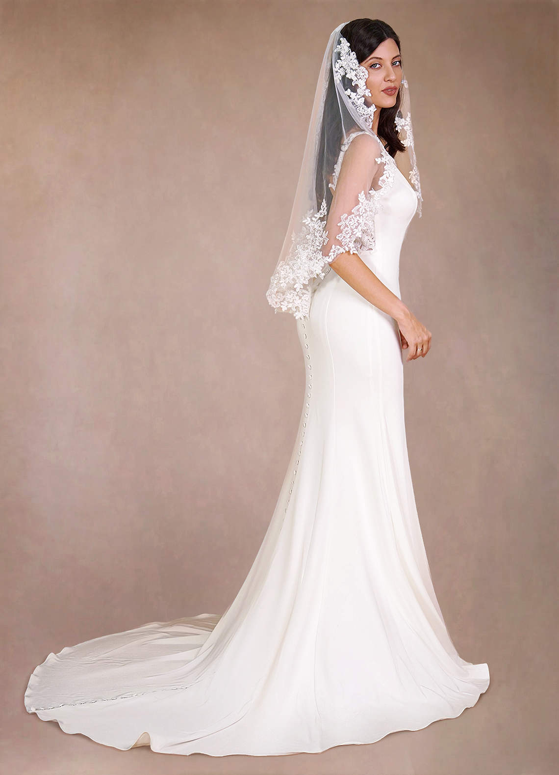 front Diamond and Lace Waist Veil