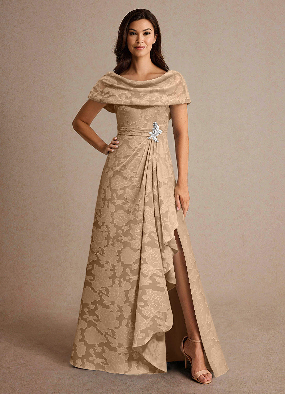 Azazie Branford vestidos de madre de la novia Vestido de Champán de Devorado Floral de Corte En A con Plisado image1