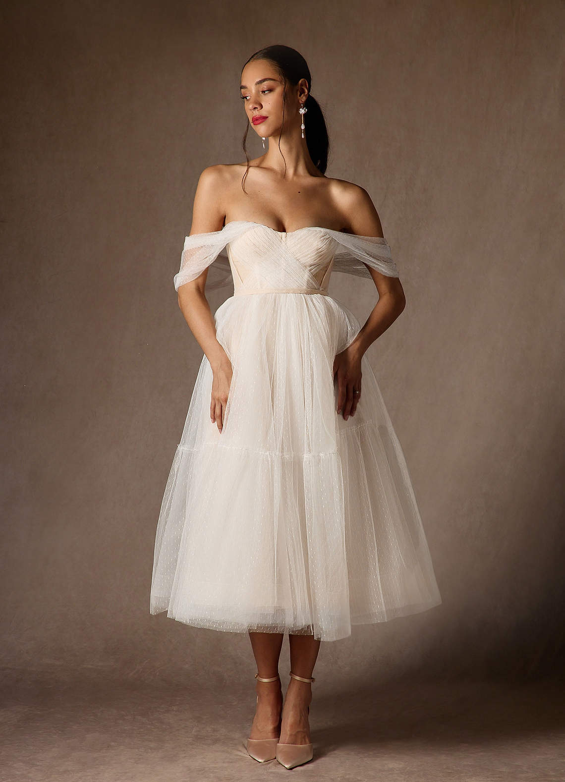 Azazie Vienna At-home Try On Dresses Diamond White Champagne A-Line Off-The-Shouler Tulle Dress image5