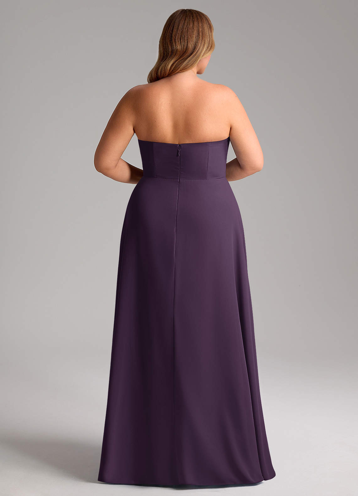 Azazie Wren Vestidos de damas de honor Vestido de Ciruela de Gasa de Corte en A Convertible con Corte Lateral image14