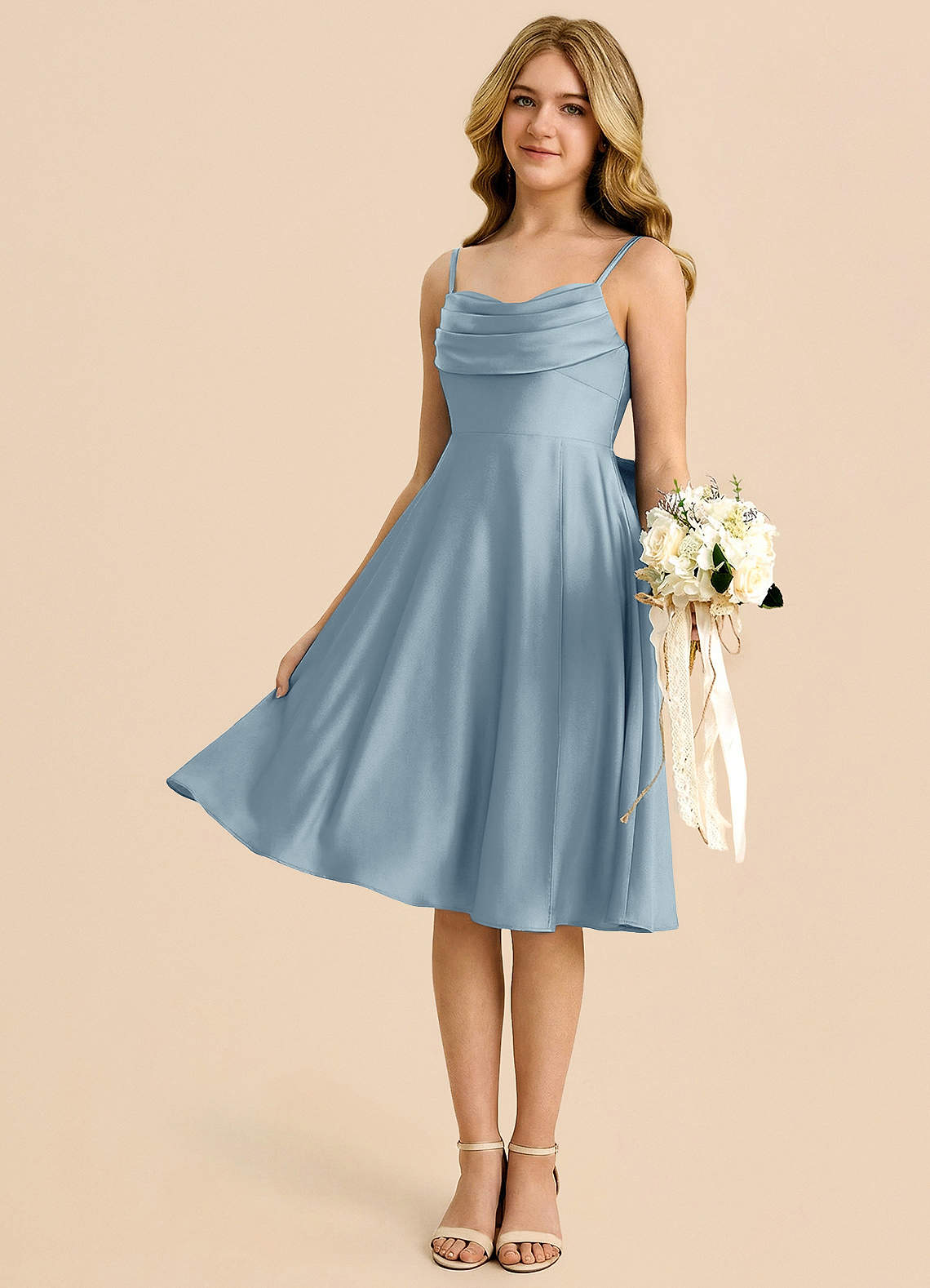 Azazie Bear Junior Vestido Azul Empoeirado de Cetim elástico de Linha A com Decote em coração image3