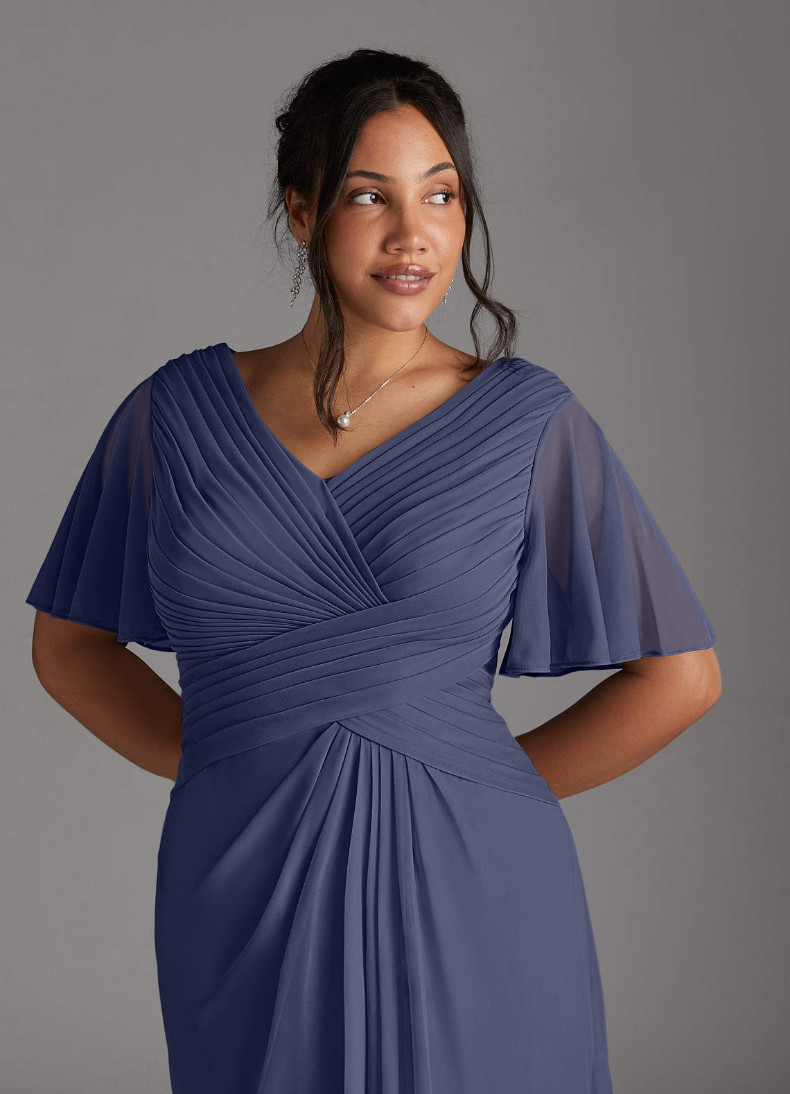 Azazie Emmeline Mère de la mariée Robes Robe Trapèze en Maille Col V plissé Bleu Orageux image9