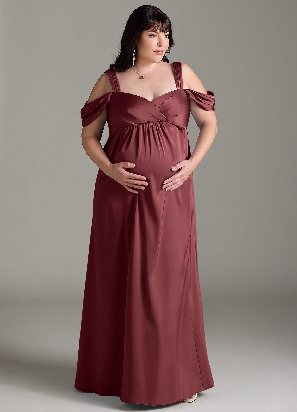 Azazie Rhea Abiti da damigella d'onore premaman Abito A-Line Plissettato a Spalla Scoperta Raso Elasticizzato Floor-Length image1