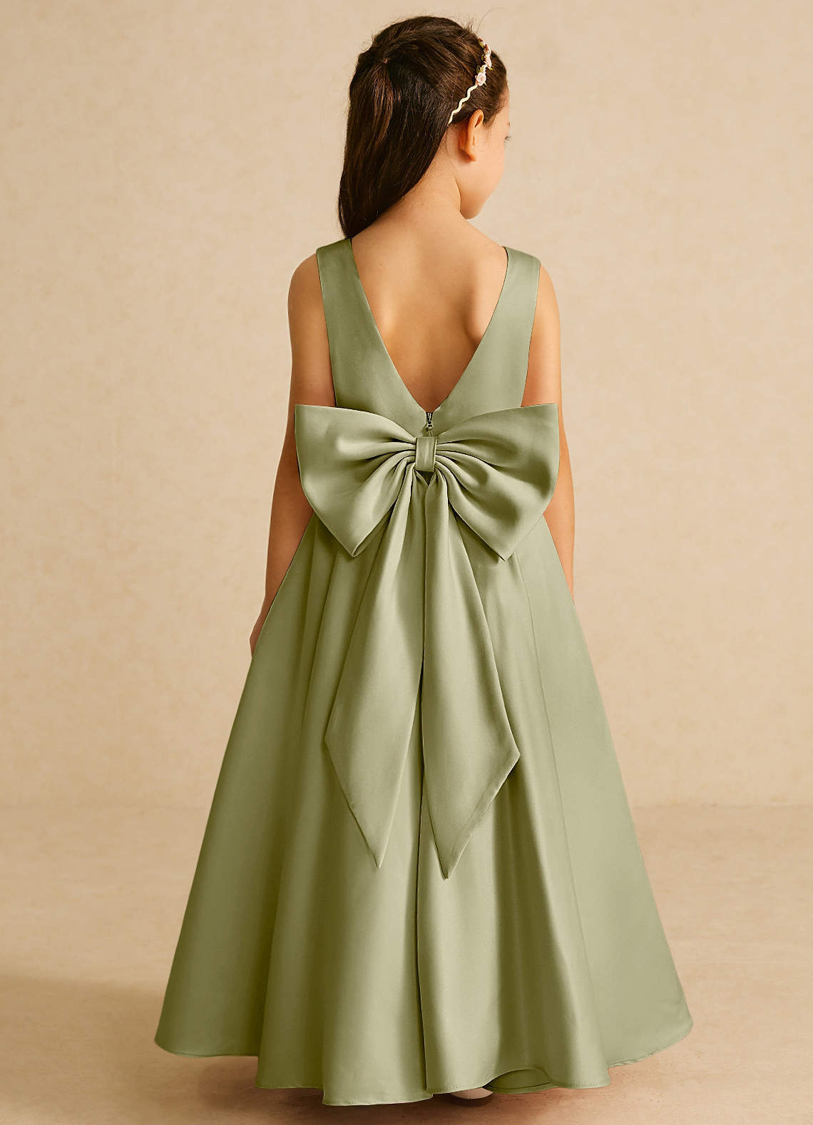 Azazie Pipsy Robe Demoiselle D'honneur Fillette Robe Trapèze en Mat Satiné Arc Vert Mousse image1