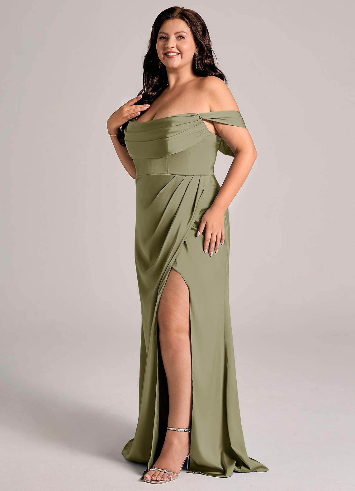 Azazie Johana Robes de demoiselle d'honneur Robe Sirène Convertible en Satin extensible Épaule décolletée Pistache image9