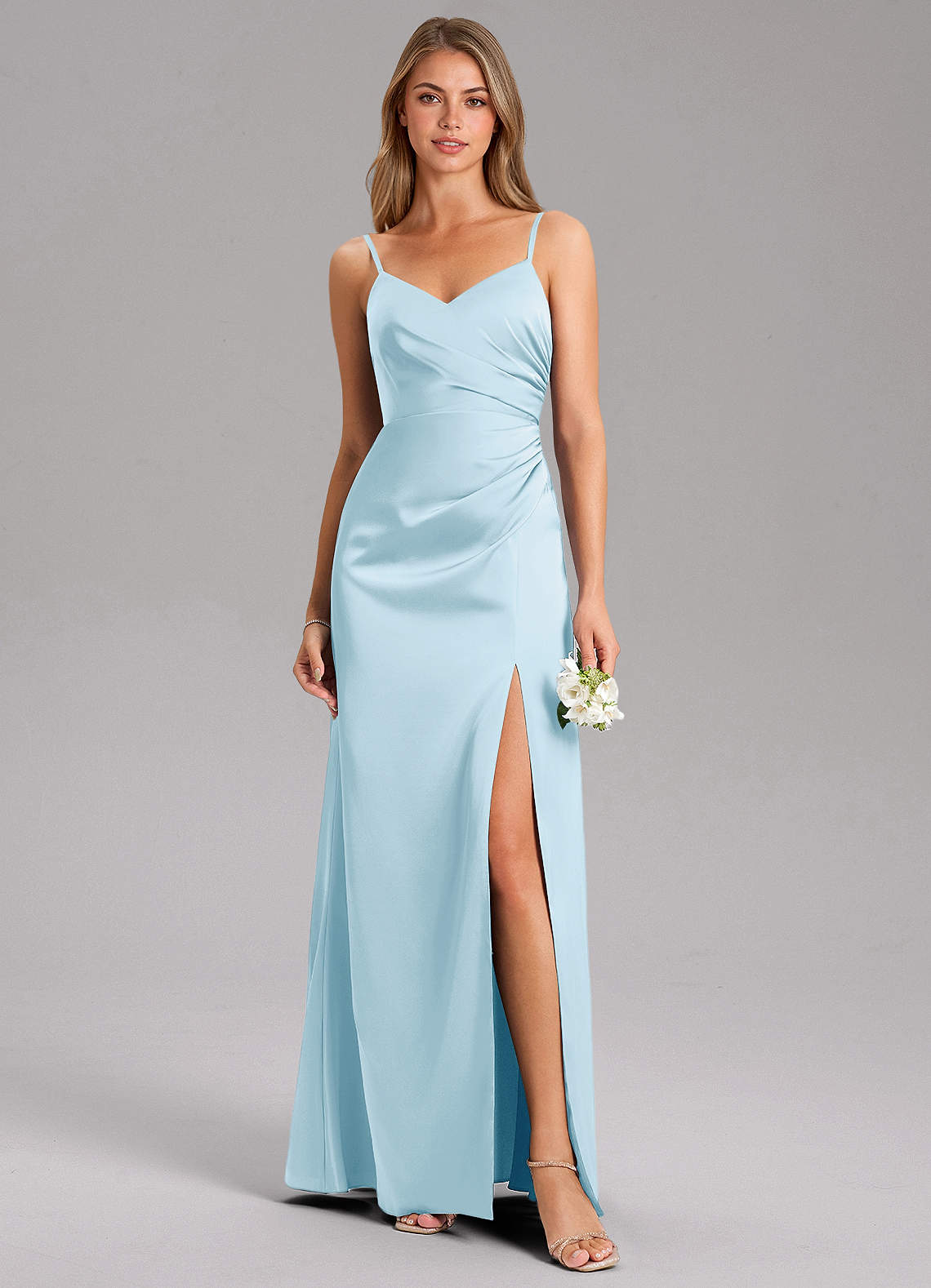 Azazie Azuree Robes de demoiselle d'honneur Robe Trapèze en Satin extensible Plissée Bleu Ciel image1