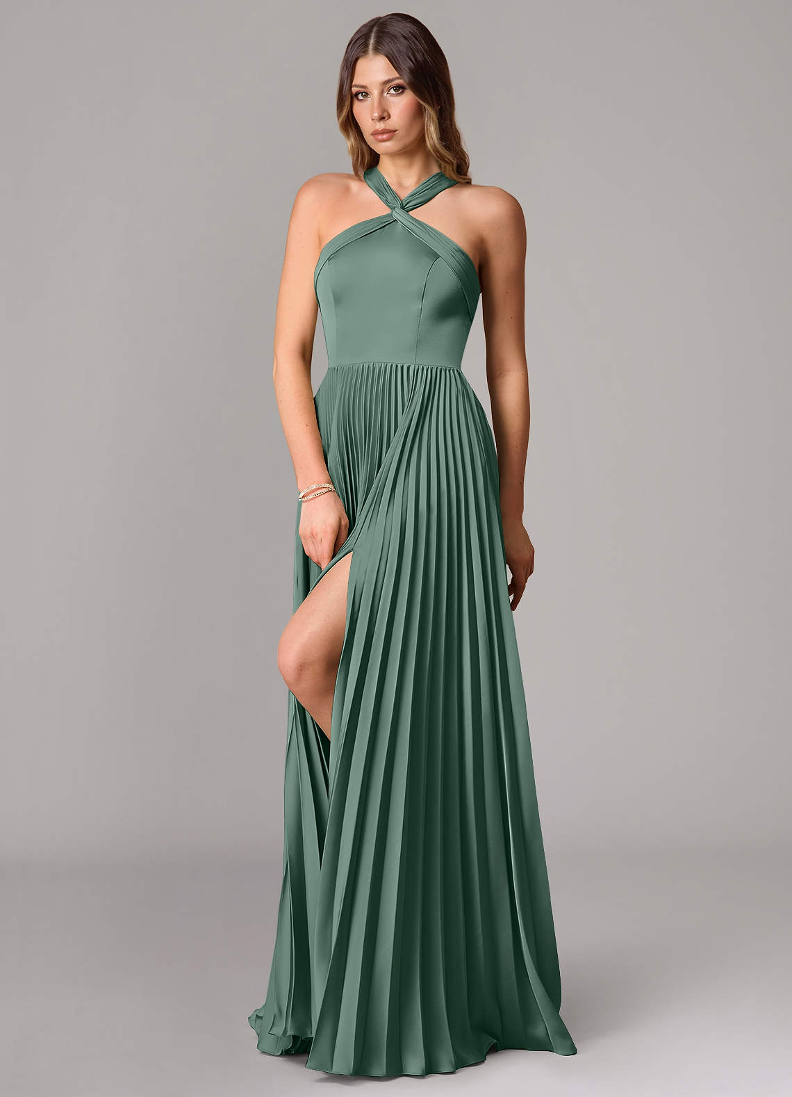 Azazie Afra Abiti da Damigella Abito A-Line in Raso Elasticizzato Plissettato Eucalipto image3