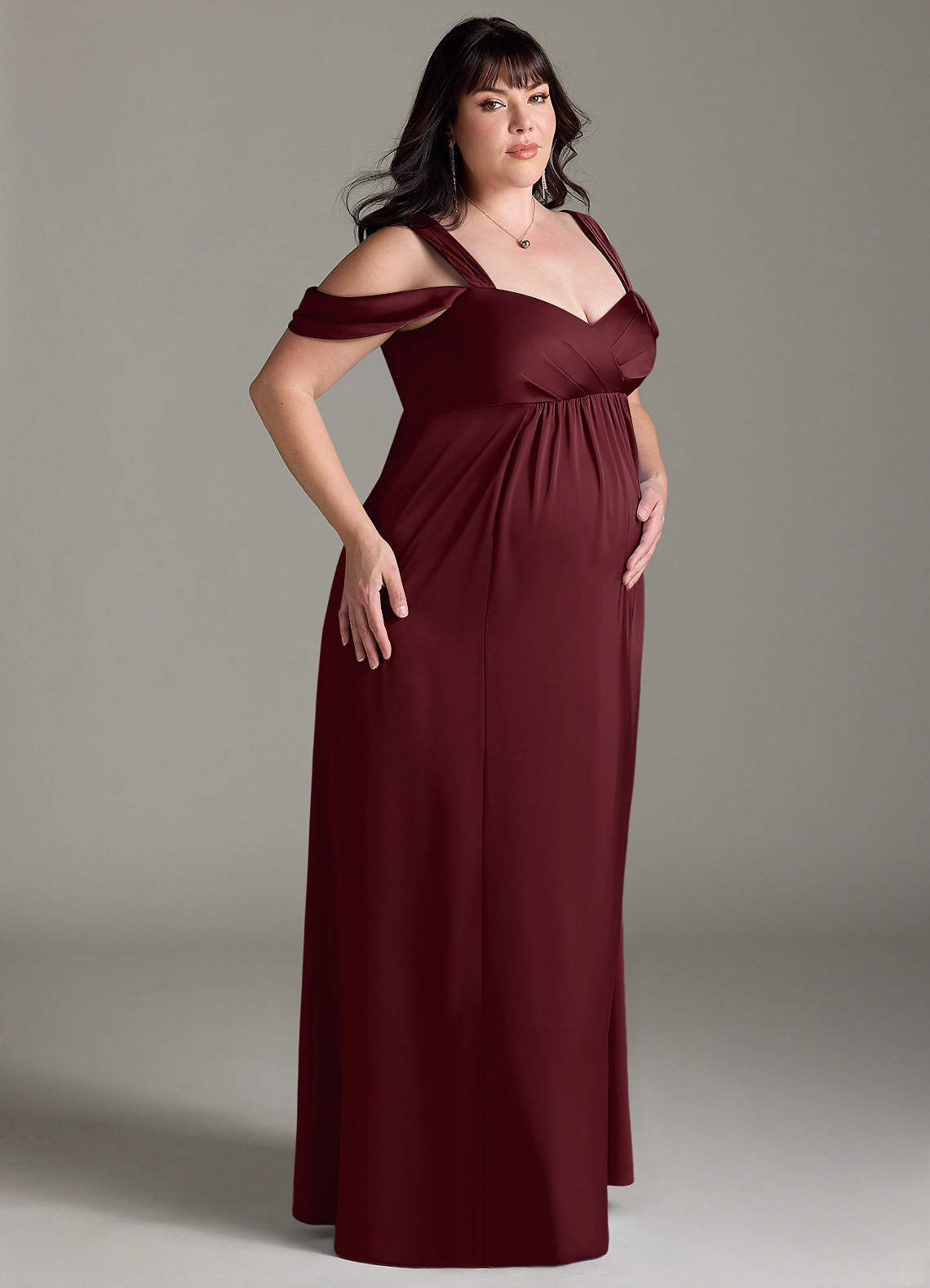 Azazie Rhea vestidos de dama de honor de maternidad Vestido de Corte En A Off The Shoulder Plisado Hasta el suelo Satén Elástico image9