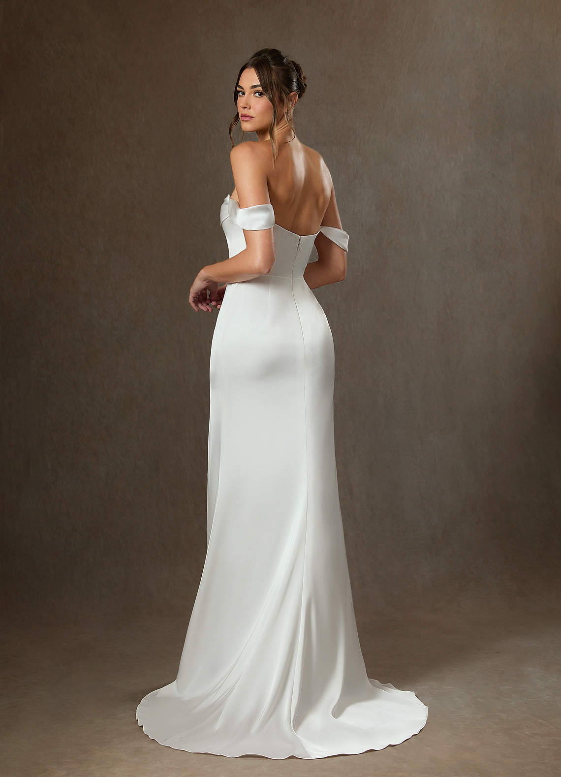 Azazie Blithe Robes de mariée Robe Fourreau en Satin extensible Fente Latérale Blanc De Diamant image10