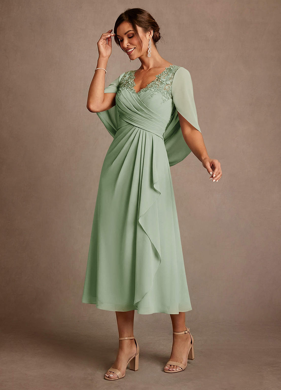 Azazie Forums Mère de la mariée Robes Robe Trapèze en Dentelle Vert Sauge image2