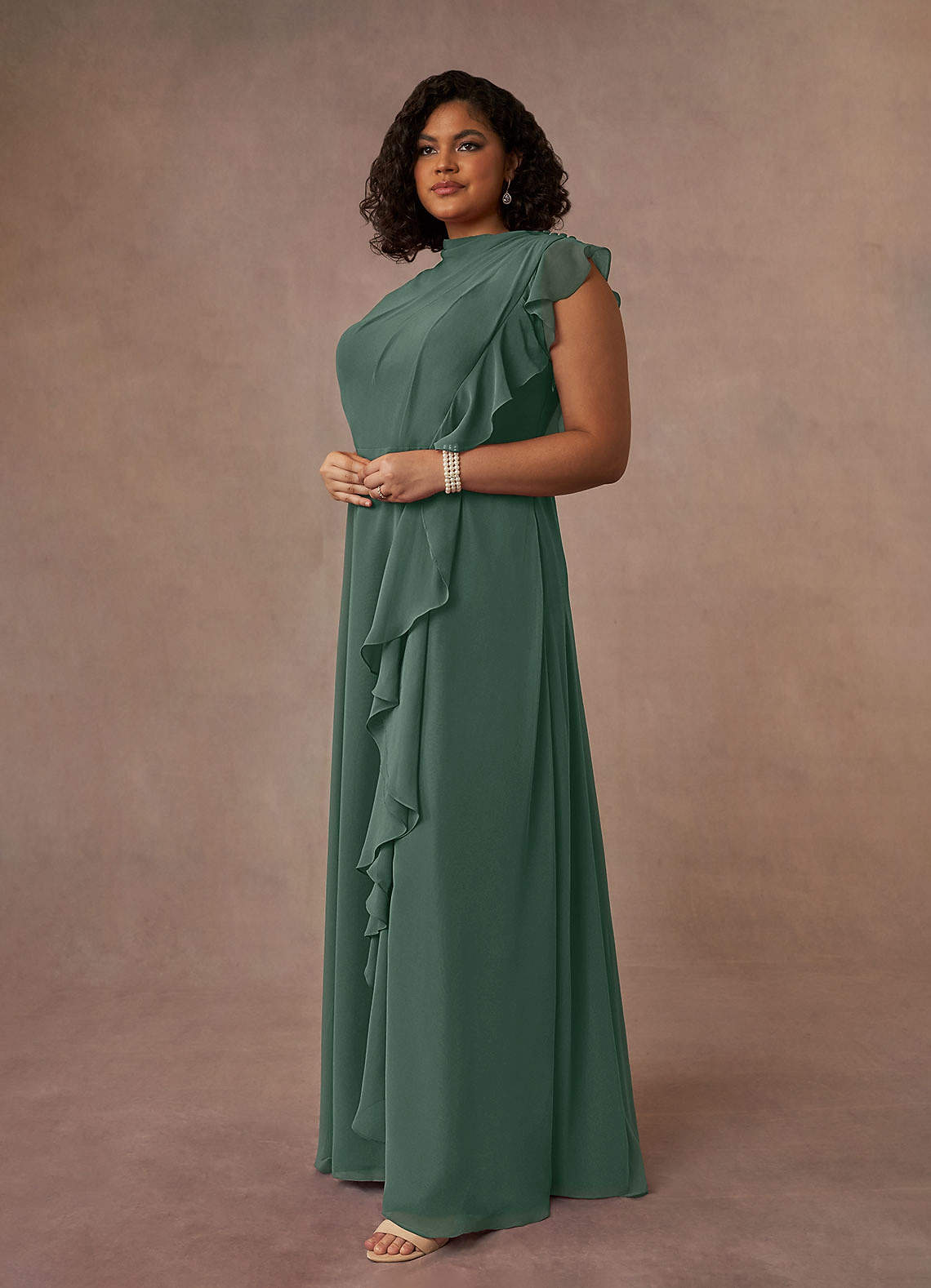 Azazie Narine Vestido Musgo Marinho de Chiffon de Linha A com Plissado |  Azazie, image size:1140x1578