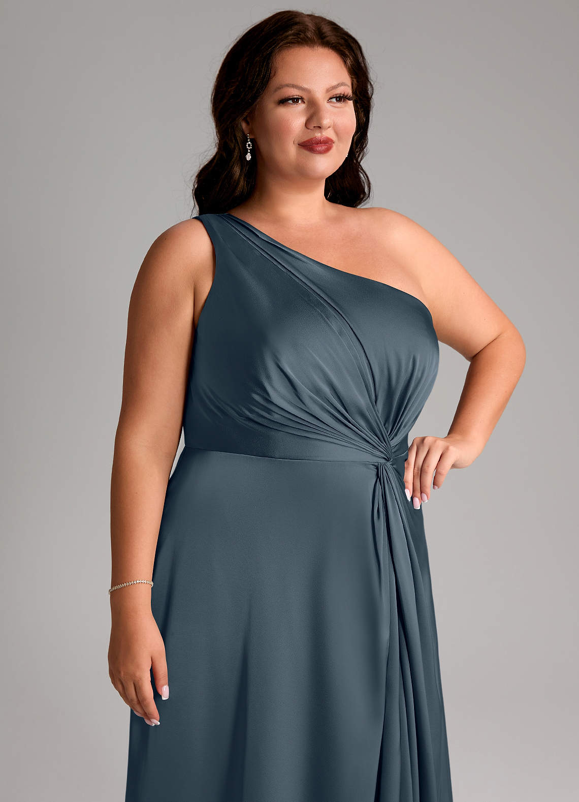 Azazie Brooke Vestidos de damas de honor Vestido de Crepúsculo de Satén Elástico de Corte en A con Hombro unilateral image12