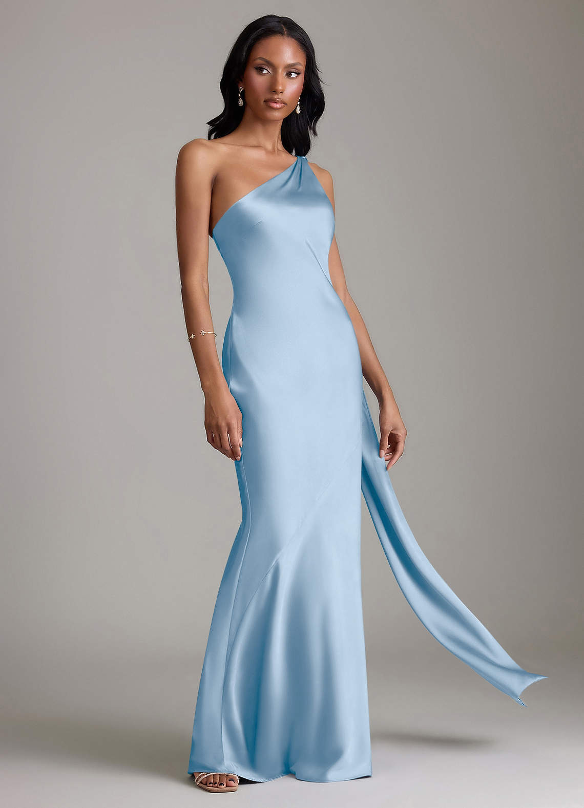 Azazie Juniper Vestidos de madrinha de casamento Vestido Pó Azul de Cetim elástico de sereia com Um ombro image4